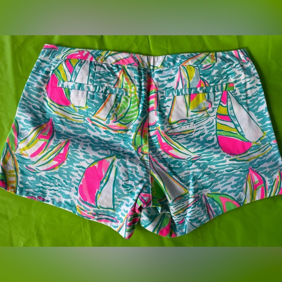 Lilly Pulitzer Callahan Shorts Size 2 Sailboat Pattern - Picture 2 of 4